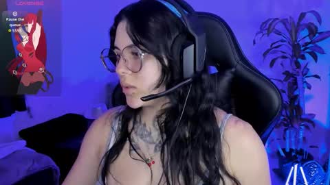 Snapshot of misscharlottte_18 chatting on 11-11-25, 03:17 Missy Charlottte. Hey remember to give me a thumbs up ty online show from 11-11-25, 03:17