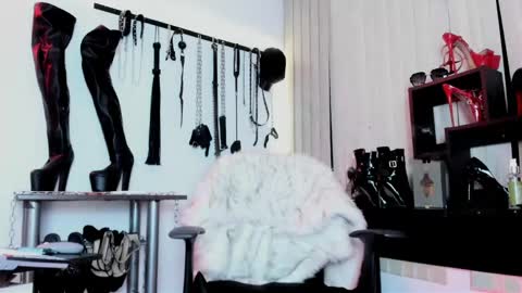Snapshot of missdarklady chatting on 05-01-26, 12:37 Missdarklady online show from 05-01-26, 12:37