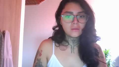 Snapshot of misselii chatting on 02-18-26, 01:51 melodie online show from 02-18-26, 01:51