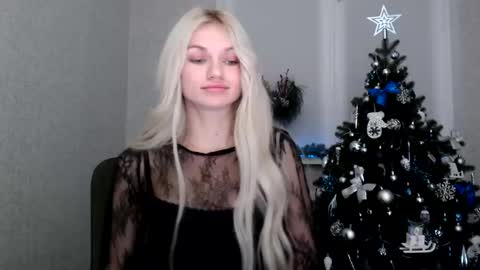 Snapshot of missemma1111 chatting on 01-16-25, 08:36 EMMA online show from 01-16-25, 08:36