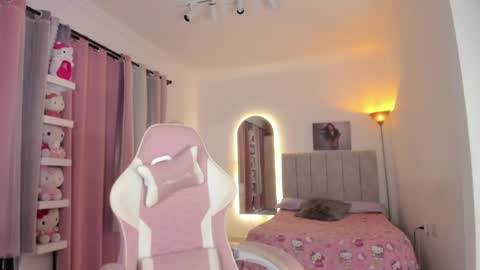 Snapshot of missgissel chatting on 05-24-26, 02:33 Gisell Gigi online show from 05-24-26, 02:33