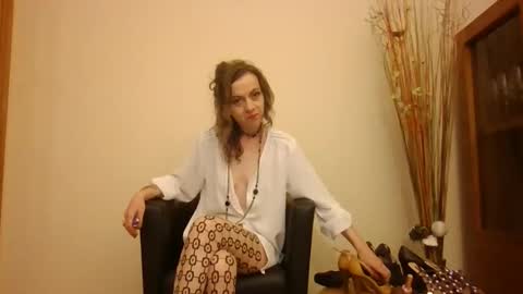 missheals online show from 05-10-26, 01:33