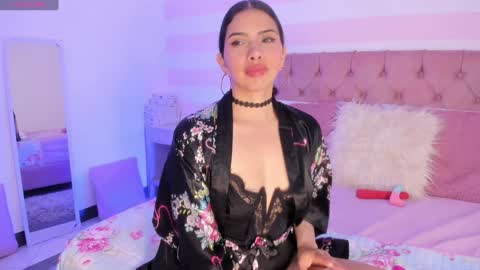 Snapshot of misshiller_gh chatting on 01-07-25, 03:35 Melany Hiller online show from 01-07-25, 03:35