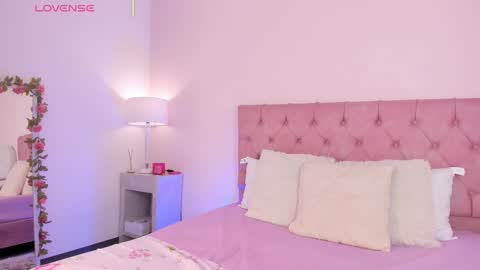 Snapshot of misshiller_gh chatting on 12-15-25, 03:00 Melany Hiller online show from 12-15-25, 03:00