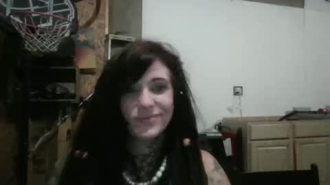 misshoneybadger333 online show from 10-18-25, 12:57