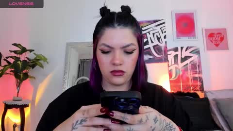 Annie online show from 01-09-25, 02:43