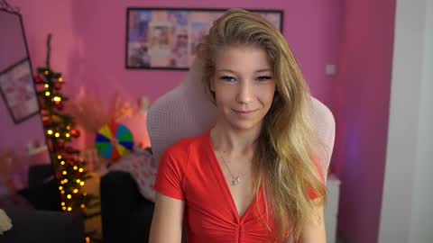 Snapshot of missicute18 chatting on 12-15-25, 07:29 Melissa online show from 12-15-25, 07:29