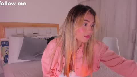 Snapshot of missjuliaa_ chatting on 02-20-25, 03:34 A N N Y online show from 02-20-25, 03:34