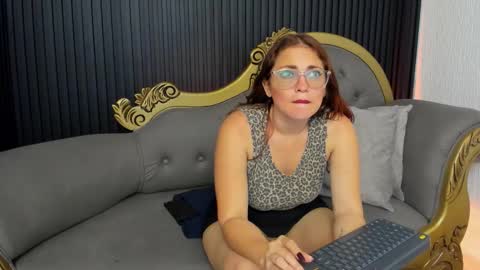 misskathyfox online show from 09-18-25, 08:22