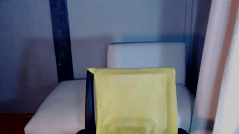 Snapshot of misskristieleah chatting on 06-19-26, 03:11 leah online show from 06-19-26, 03:11