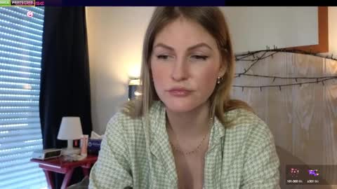 Snapshot of misslucci chatting on 01-07-25, 09:18 Misslucci online show from 01-07-25, 09:18