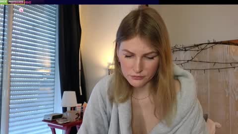 Snapshot of misslucci chatting on 01-10-25, 09:02 Misslucci online show from 01-10-25, 09:02