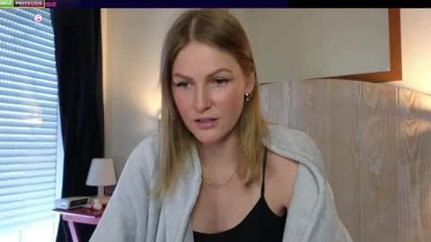 Snapshot of misslucci chatting on 02-09-25, 09:47 Misslucci online show from 02-09-25, 09:47