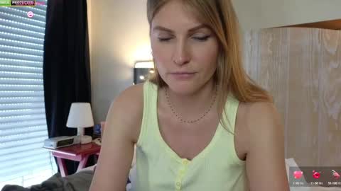 Snapshot of misslucci chatting on 02-25-25, 01:39 Misslucci online show from 02-25-25, 01:39