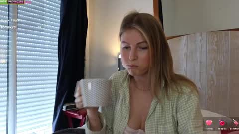 Snapshot of misslucci chatting on 03-01-25, 09:29 Misslucci online show from 03-01-25, 09:29