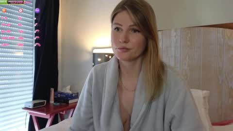 Snapshot of misslucci chatting on 03-10-25, 09:10 Misslucci online show from 03-10-25, 09:10