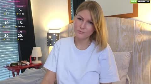 Snapshot of misslucci chatting on 11-30-25, 09:02 Misslucci online show from 11-30-25, 09:02