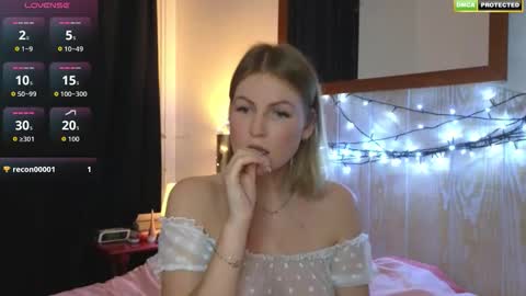 Snapshot of misslucci chatting on 12-15-25, 05:50 Misslucci online show from 12-15-25, 05:50