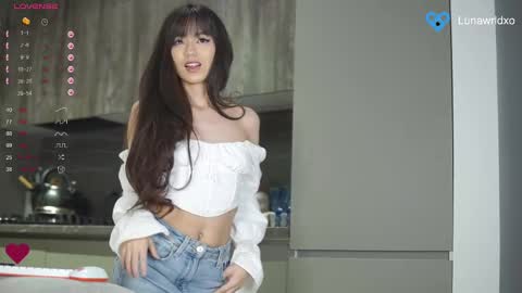misslunacutie online show from 02-16-25, 04:31