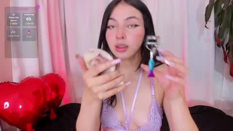 Snapshot of misslynn_ chatting on 02-15-25, 04:14 i am lyn online show from 02-15-25, 04:14