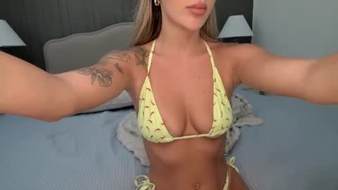 Snapshot of missmadisonmae chatting on 07-09-26, 01:48 Miss Madison Mae online show from 07-09-26, 01:48