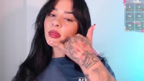 Snapshot of missmariana_ chatting on 10-21-25, 12:22 missmariana_ online show from 10-21-25, 12:22