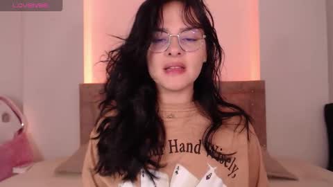 Snapshot of missmariana_ chatting on 10-24-25, 12:19 missmariana_ online show from 10-24-25, 12:19