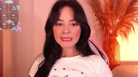 Snapshot of missmariana_ chatting on 10-30-25, 12:34 missmariana_ online show from 10-30-25, 12:34