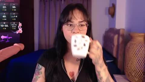 Snapshot of missmariana_ chatting on 06-12-26, 11:14 missmariana_ online show from 06-12-26, 11:14