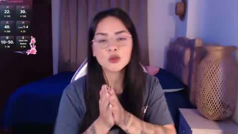 Snapshot of missmariana_ chatting on 06-18-26, 12:00 missmariana_ online show from 06-18-26, 12:00