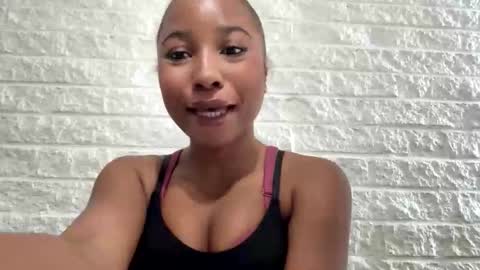 Snapshot of missmarimac chatting on 03-11-26, 04:02 missmarimac online show from 03-11-26, 04:02