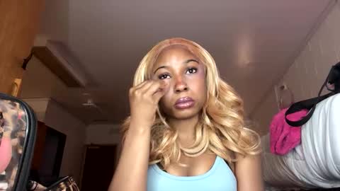 Snapshot of missmarimac chatting on 03-17-26, 11:52 missmarimac online show from 03-17-26, 11:52