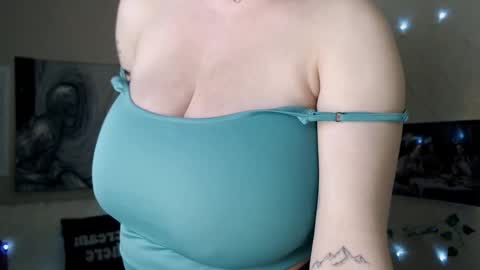 Li  online show from 02-10-25, 04:04