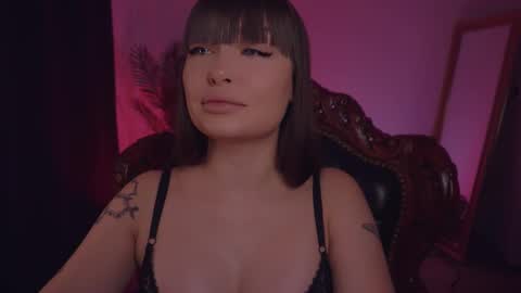 LUXXANDRA online show from 02-19-25, 05:16