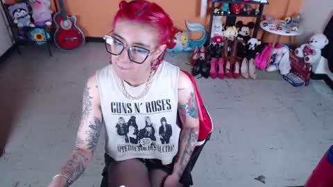 Miss Mia online show from 01-30-25, 04:02