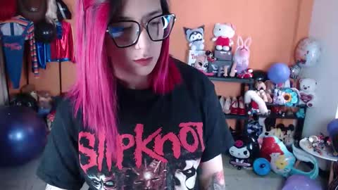 Miss Mia online show from 09-25-25, 05:05