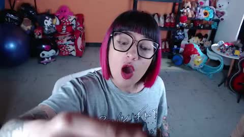 Miss Mia online show from 10-24-25, 02:57