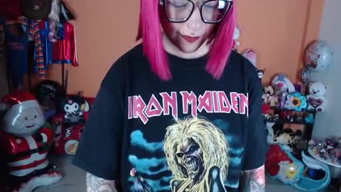 Miss Mia online show from 12-15-25, 09:41