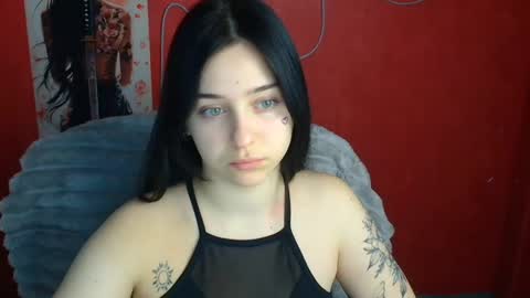 Mia online show from 04-05-26, 11:18