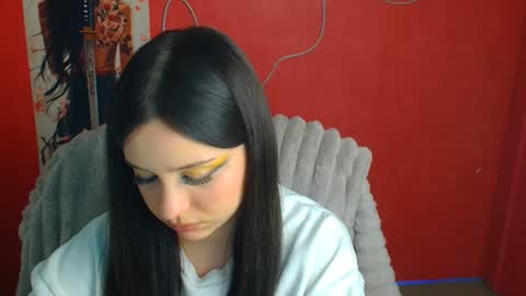 Mia online show from 05-04-26, 11:28