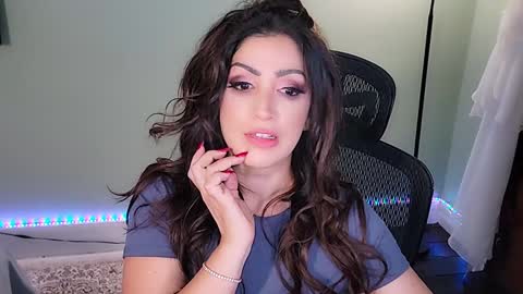 Snapshot of missmina chatting on 12-19-24, 03:18 Mina online show from 12-19-24, 03:18