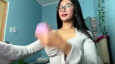 missminervaa online show from 10-04-25, 04:27