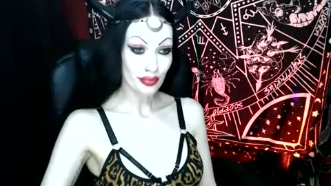 Snapshot of missmoondoll chatting on 01-02-25, 04:30 MissMoonDoll online show from 01-02-25, 04:30