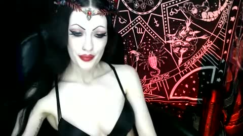Snapshot of missmoondoll chatting on 01-06-25, 04:47 MissMoonDoll online show from 01-06-25, 04:47