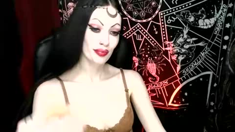 Snapshot of missmoondoll chatting on 01-31-25, 04:03 MissMoonDoll online show from 01-31-25, 04:03