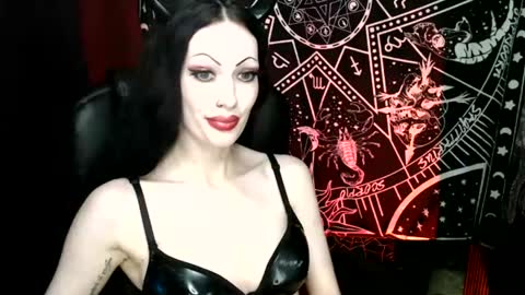 Snapshot of missmoondoll chatting on 02-02-25, 04:48 MissMoonDoll online show from 02-02-25, 04:48