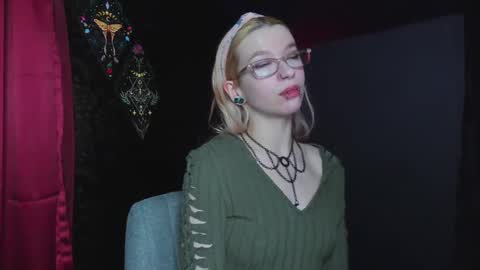 Snapshot of missnikkivill chatting on 02-12-25, 04:54 Mistress Nikki Vill online show from 02-12-25, 04:54