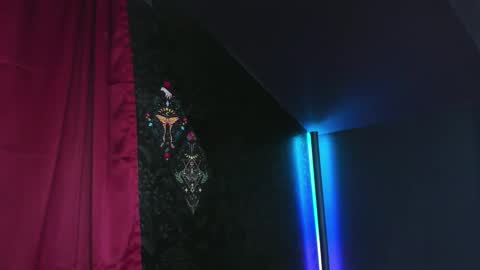 Snapshot of missnikkivill chatting on 03-07-25, 08:33 Mistress Nikki Vill online show from 03-07-25, 08:33