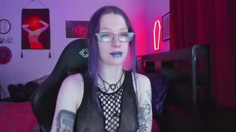 Snapshot of missnikkivill chatting on 02-11-26, 02:49 Mistress Nikki Vill online show from 02-11-26, 02:49