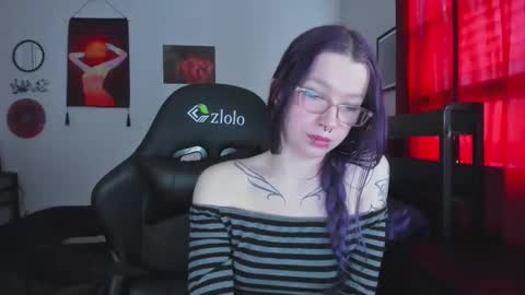 Snapshot of missnikkivill chatting on 02-17-26, 07:09 Mistress Nikki Vill online show from 02-17-26, 07:09